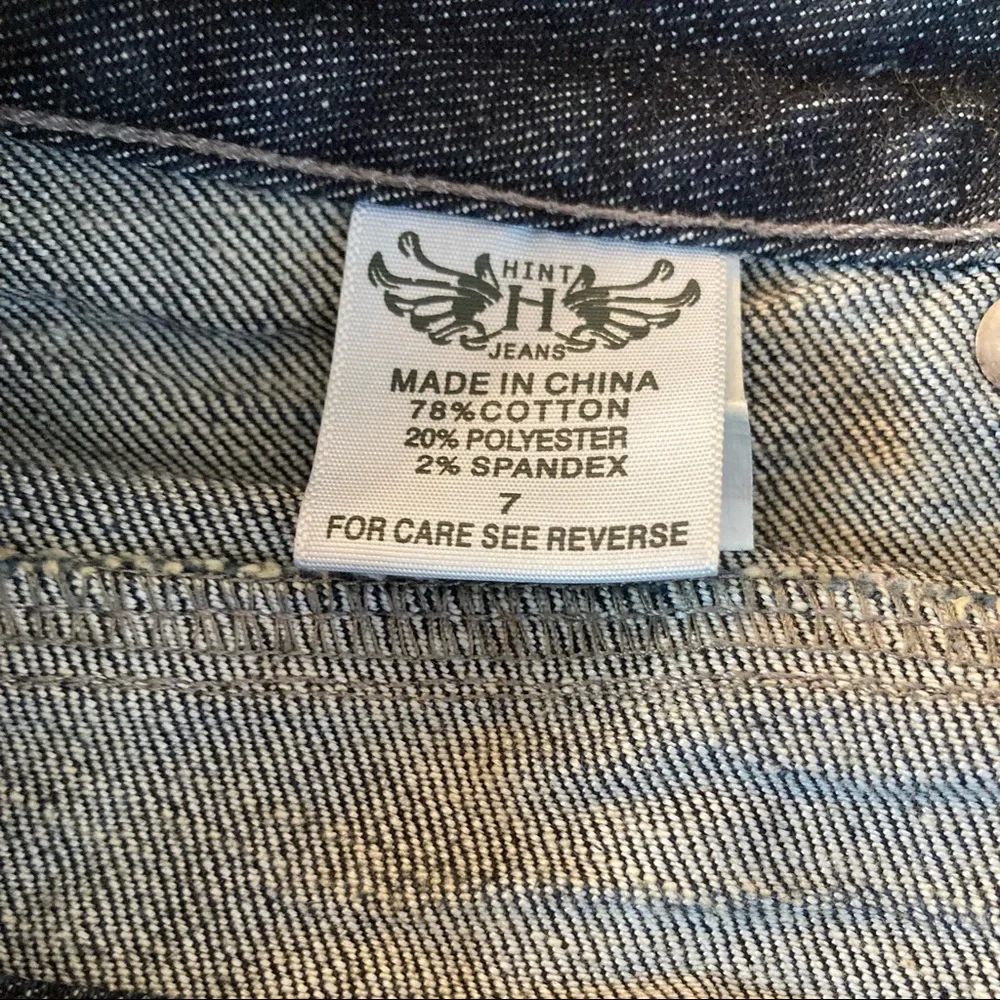 EUC -HINT JEANS Size 7 Dark Wash w/Whiskers Distressed Denim Mini Skirt Like New - Picture 4 of 4
